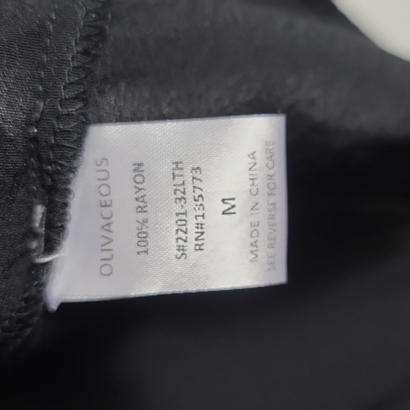 OLIVACEOUS Gauze Flowy Long Sleeve Button Down Blouse in Black Size Large - Picture 3 of 16